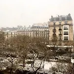 Alexis\' Apartments