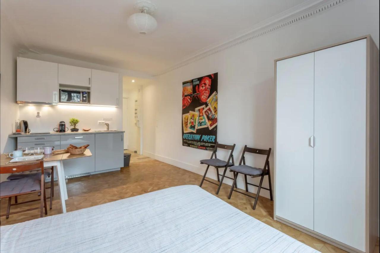 Alexis' Apartments